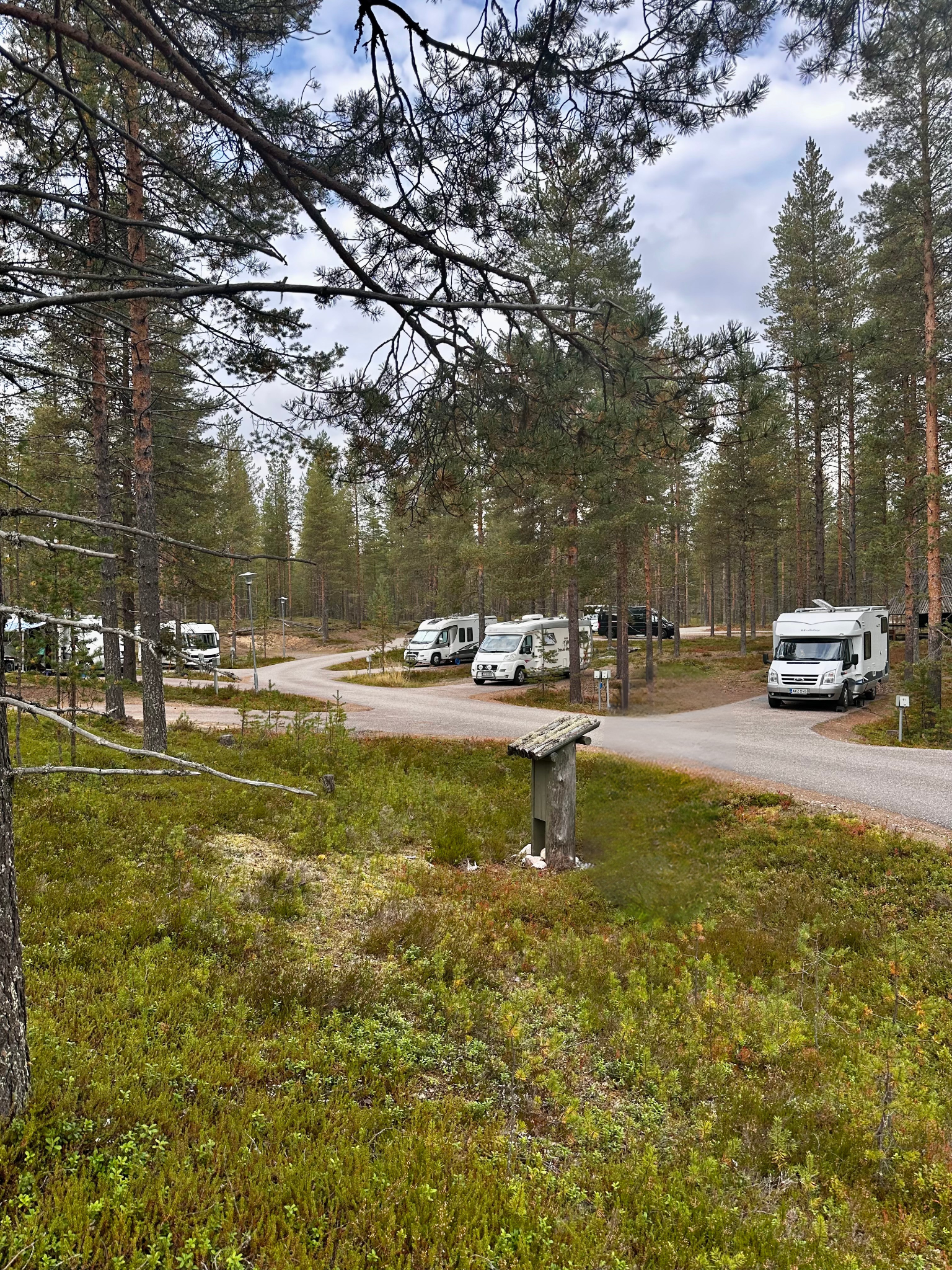 Karhunkainalo Camping alueella on väljät leirintäpaikat